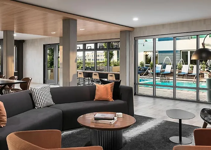 Apartment Landing At Hudson On Farmer - In Riverside Tempe